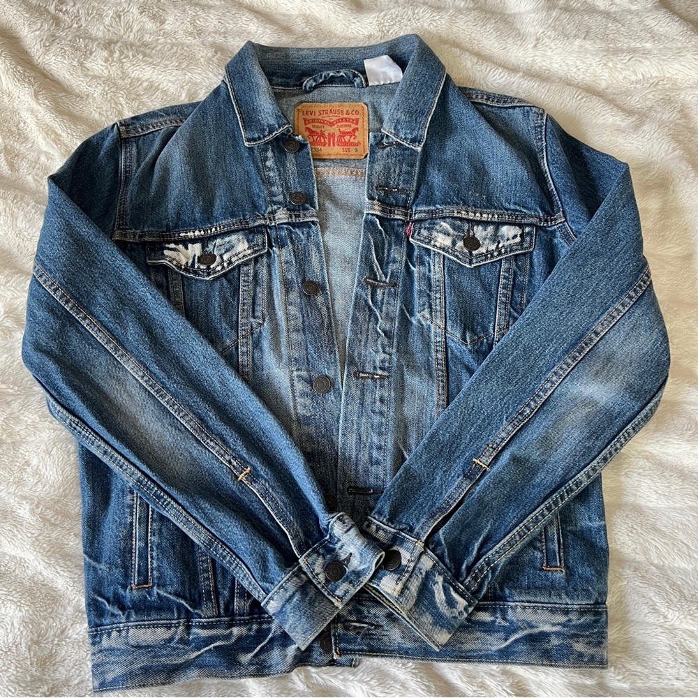Levi’s Dark Acid Wash Denim Jacket